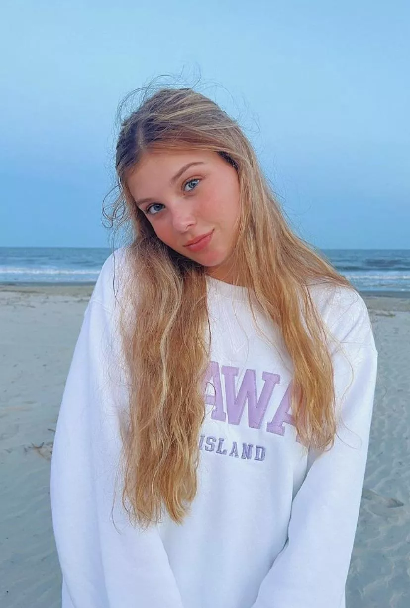 iutr blue eyed beauty