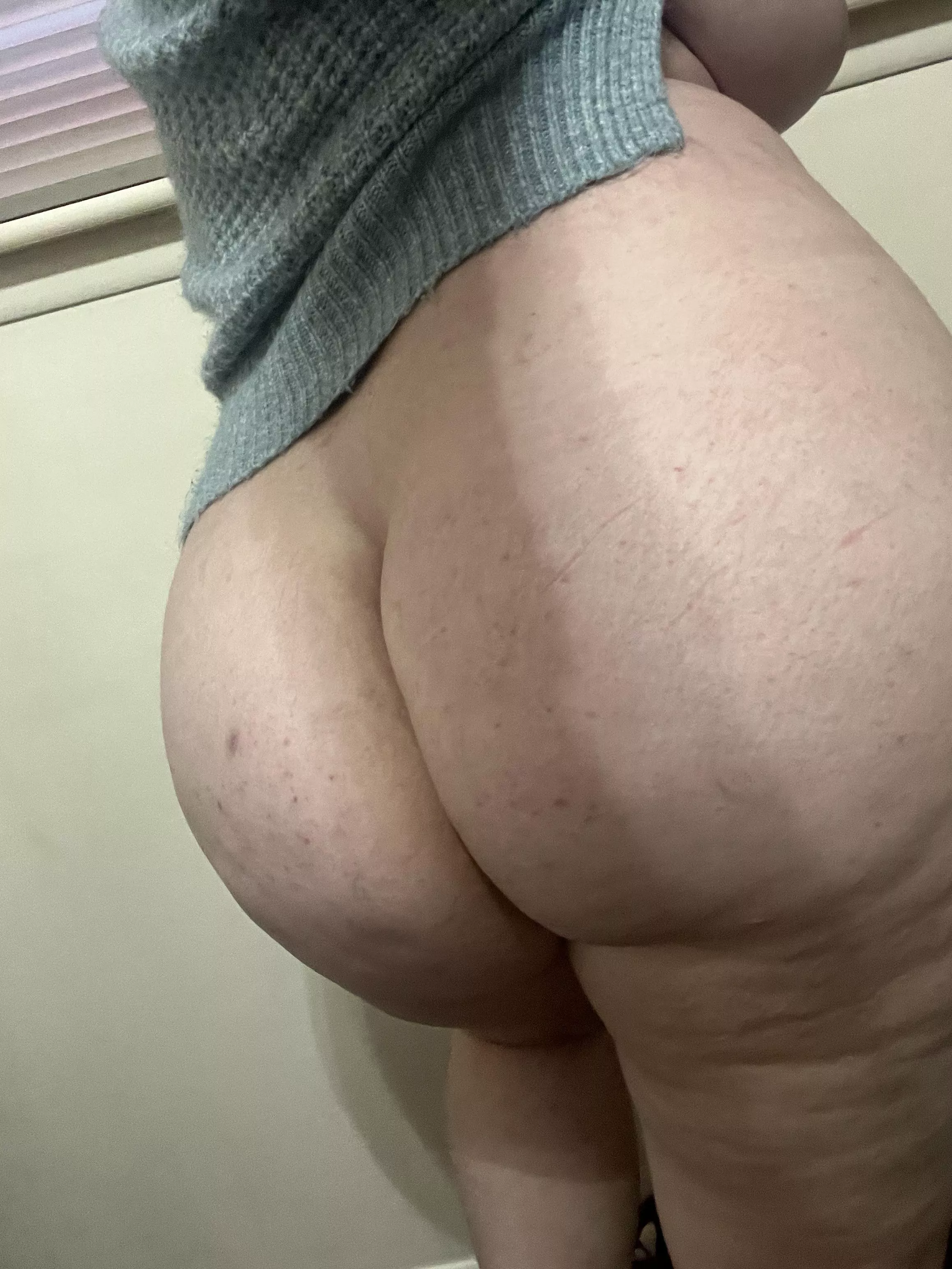 Just got done masturbating, figured I’d take some booty pix