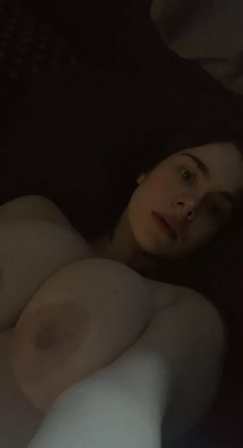 Just woke up but I think I look cute