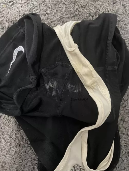 Looks like I made a mess in my panties..and my spandex😅💦