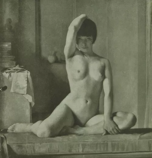 Marita Ross, 1931 photo by Gerard Kelly