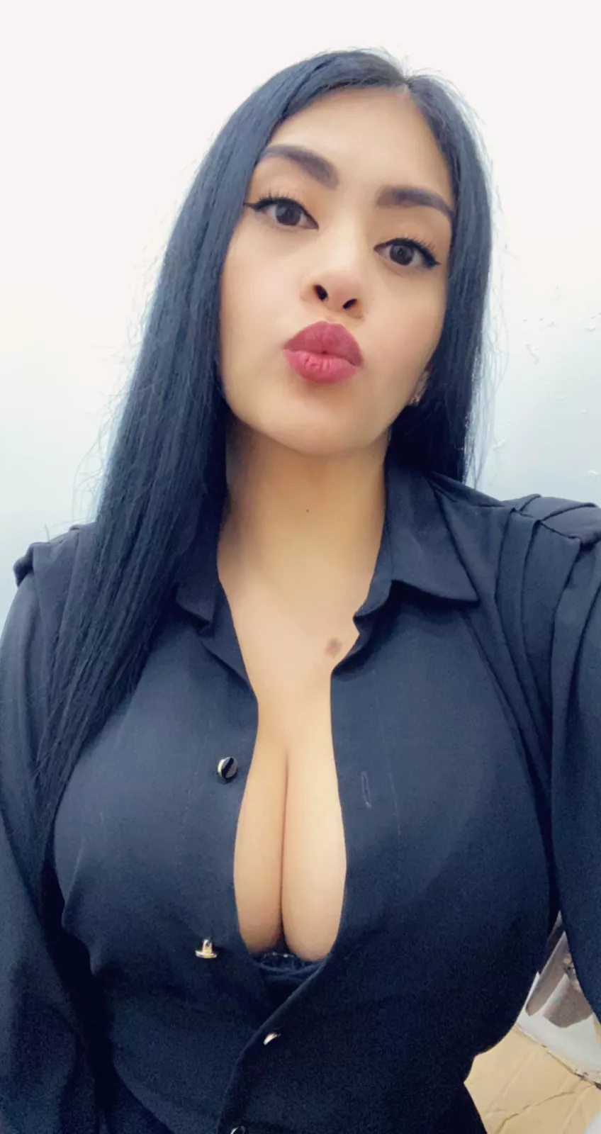 meaty lips and big tits