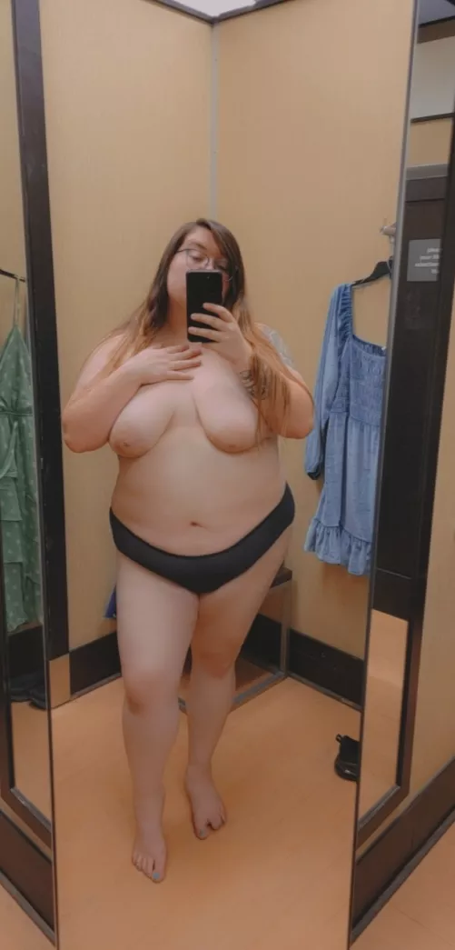 Meet me in the fitting room 😘