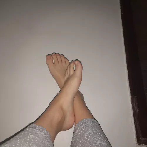 My toes will fill your mouth!