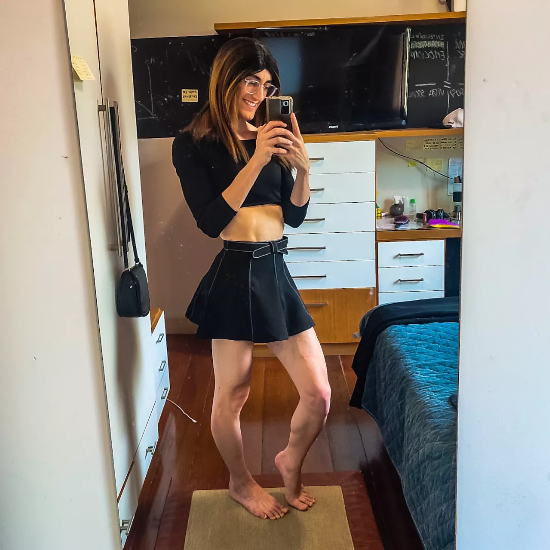 Need some help to take off my clothes. It's been soo hot lately🥵🔥