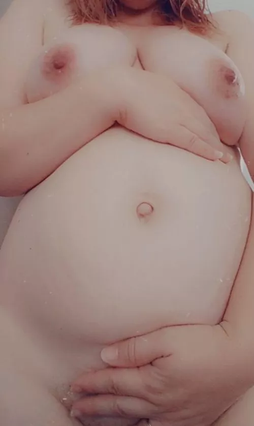 Officially off bedrest 😋 cum worship my Preggy MILF bod ☺️🤰🏼