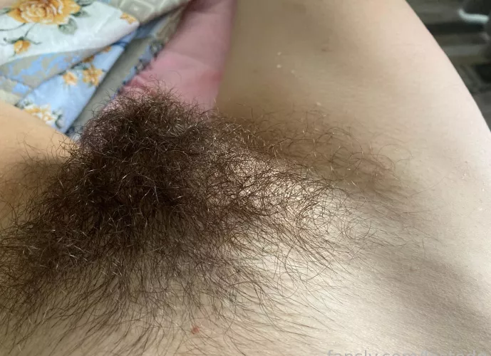 Run your fingers through my huge soft bush