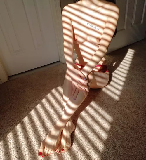 Sexy Saturday sun-stripes (F) [OC]