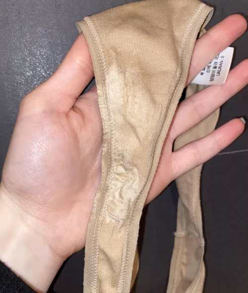 The day after a creampie… they’re so, so crusty