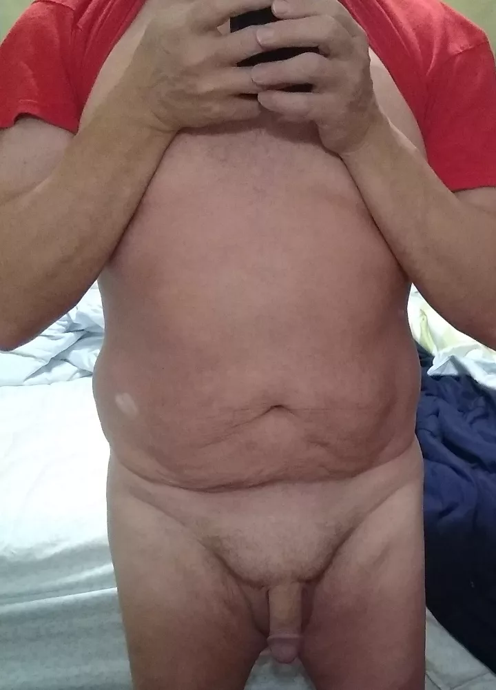 This daddy likes to keep his balls and shaft shaved clean.