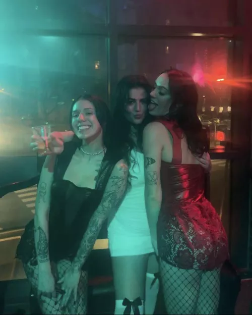 Three hot ladies in town 😉