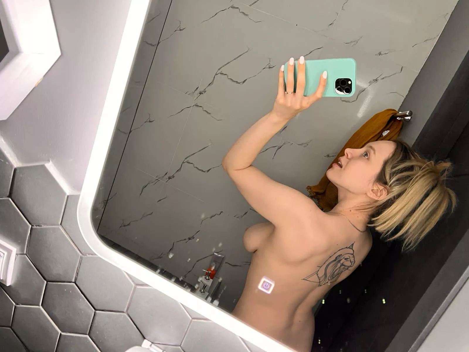 To activate, press the button on the back panel😏