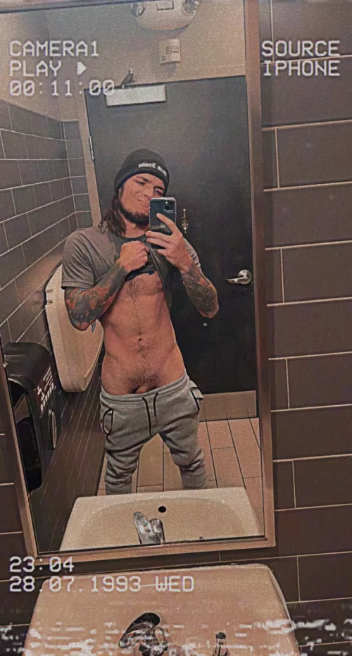 Trying to keep a good body while battling health issues is rough, but here’s a treat 😜