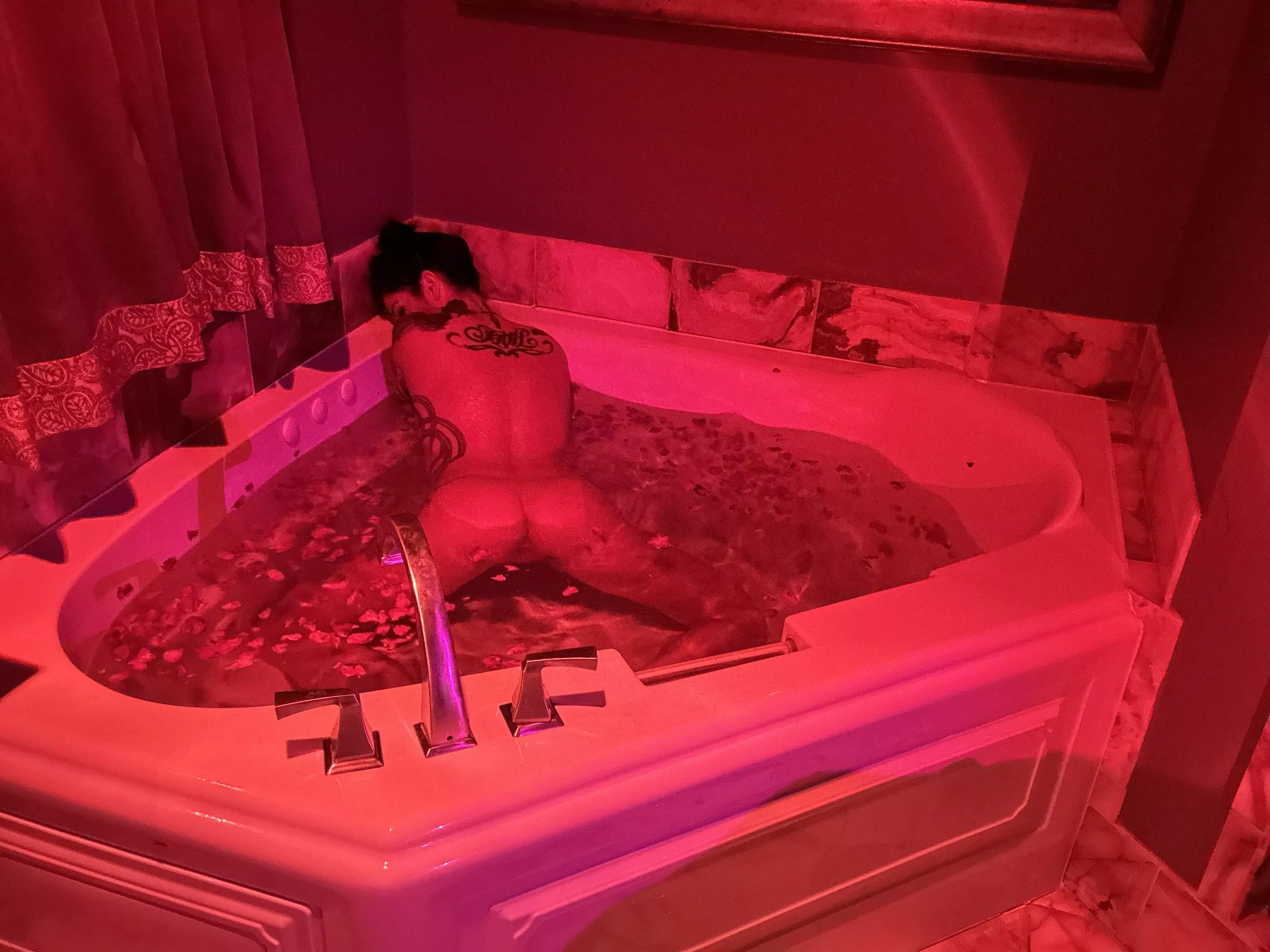 Wanna smoke out then play in the tub