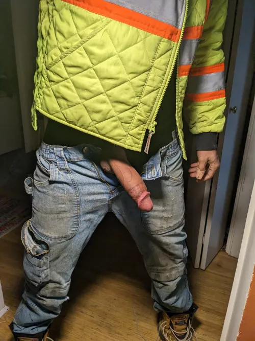 Who knows what your coworker is packing 😜