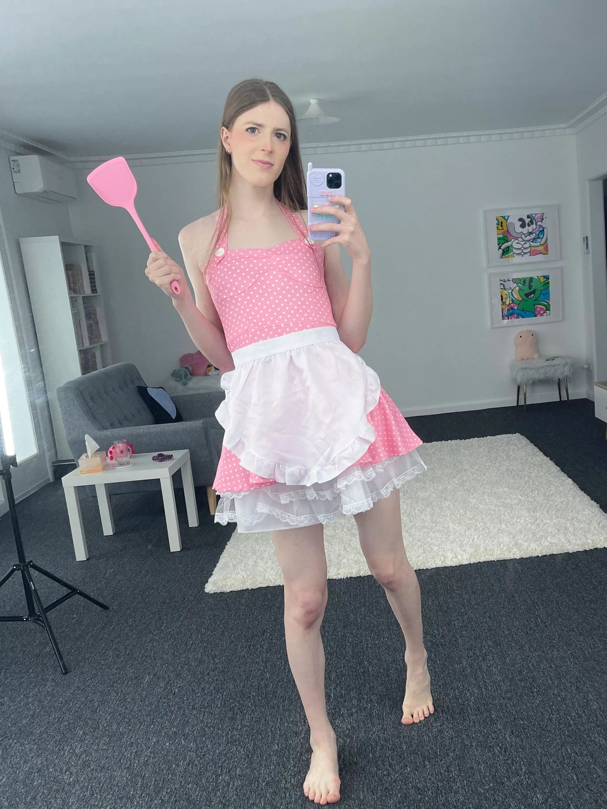 who wants a cute boy to cook for them 😊