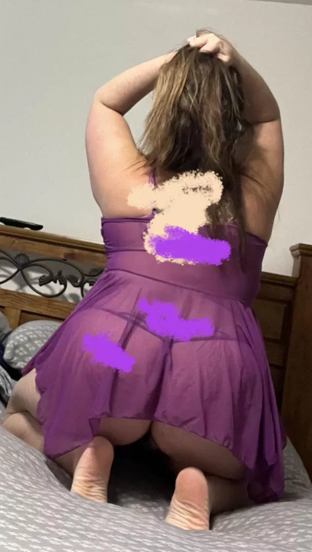 Who wants to come fuck me from behind while my husband watches?