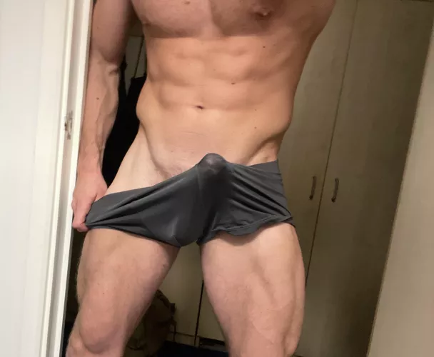 Who wants to deepthroat me ?