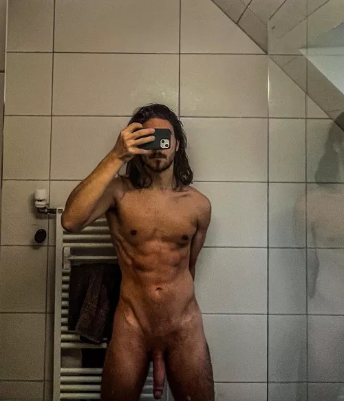 Who’s gonna make me hard?