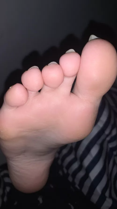 would you worship my feet?