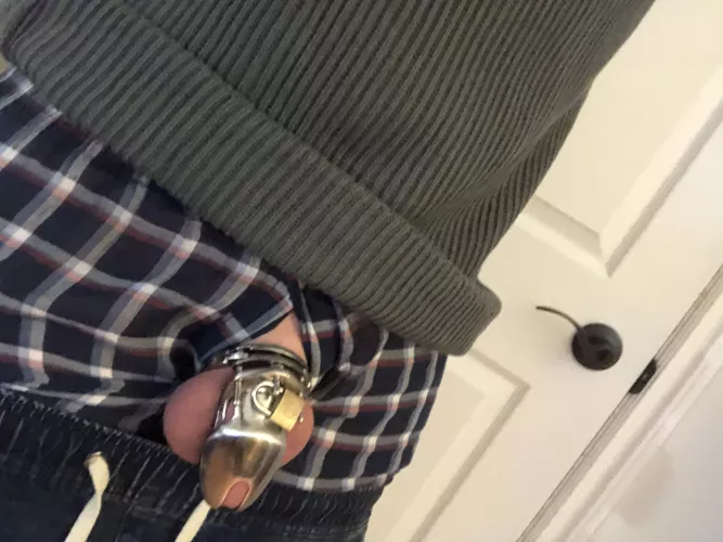 (19m) looking for an alpha dom @johnny_chaste