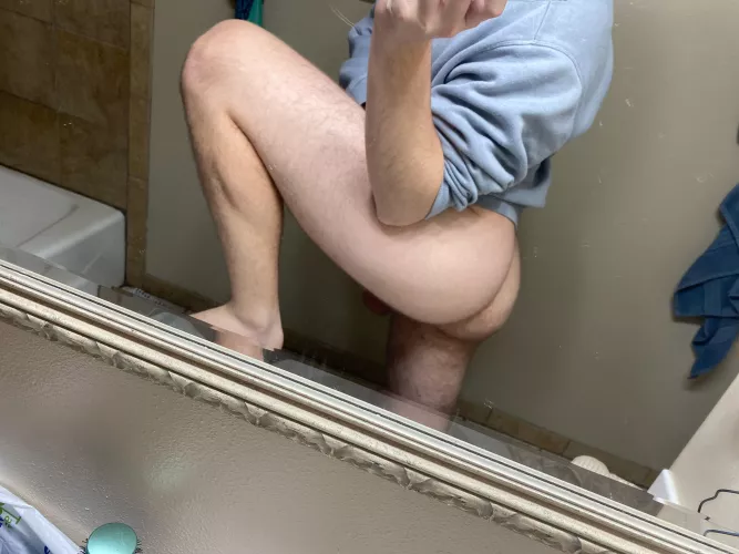 20 year old guy from Oregon looking for long term friends. HMU for snap and we can start talking :)