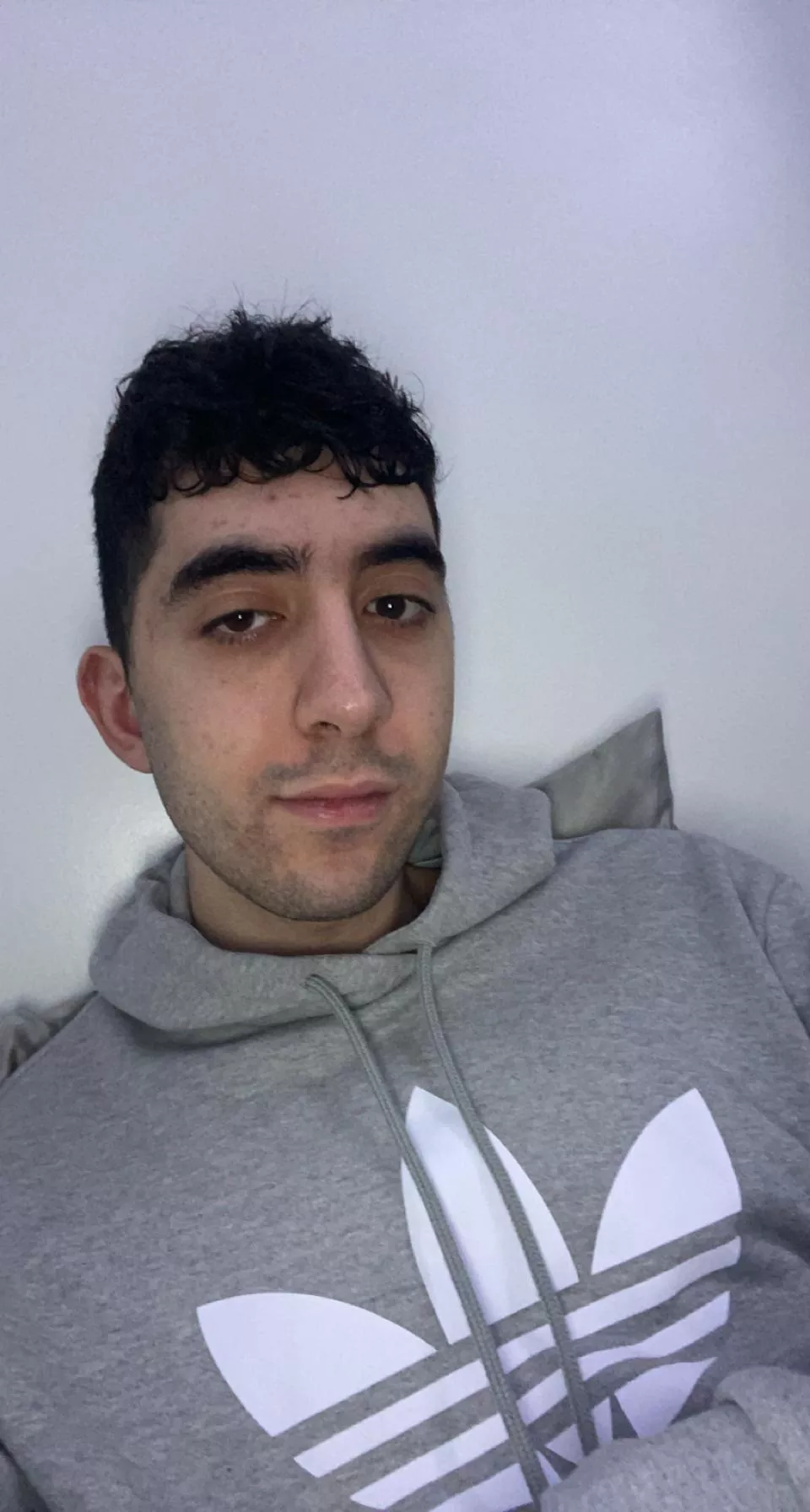 21 uk, struggle with being myself, any friends i could open up to? 💙