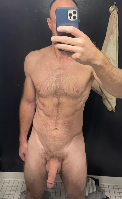 (42) Dad looking to jump back in the dating pool😬