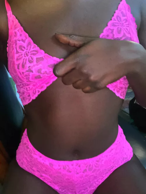 am I pretty in pink?