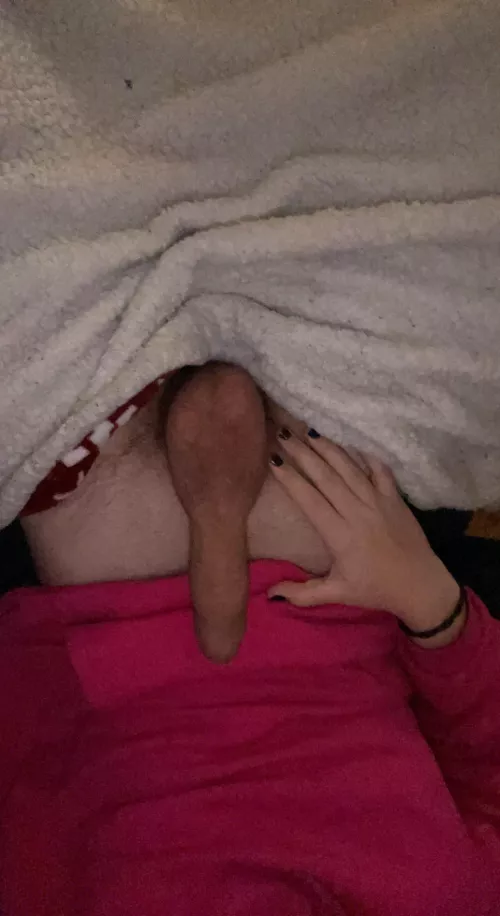 Anyone wanna DM a bored 18yo emo?