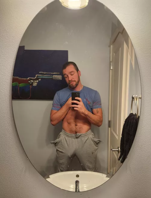 Daddy's pockets are empty I swear (43]