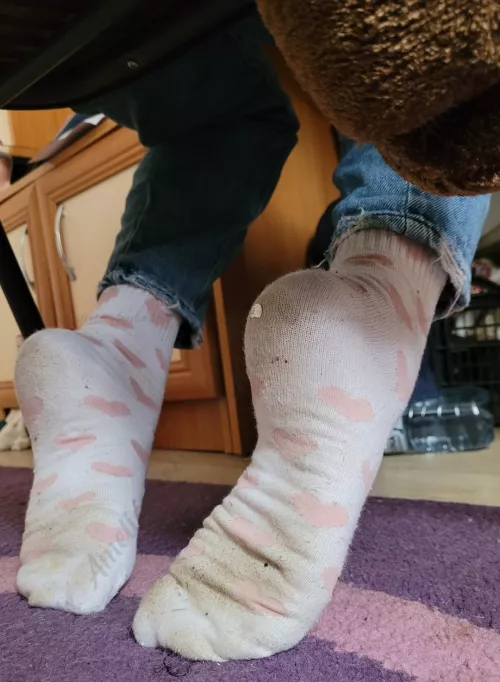 Don't u wish to be under my desk? 😛