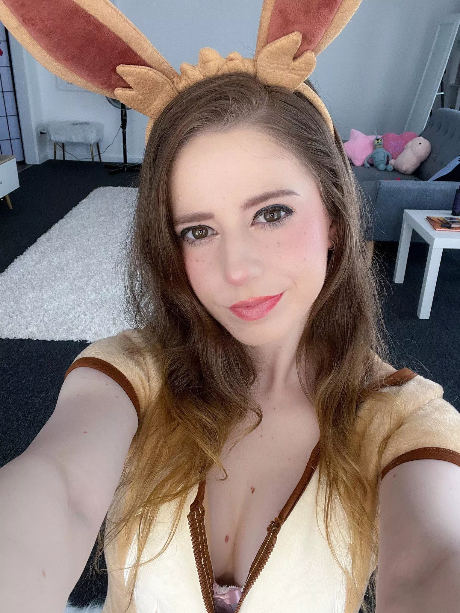 Eevee (Pokemon) by Ellie Rae