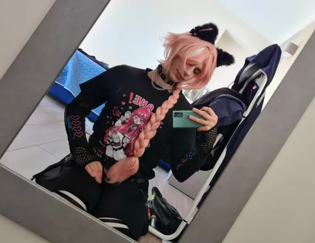 First time cosplaying and realising that I like myself more dressed like an e-girl.