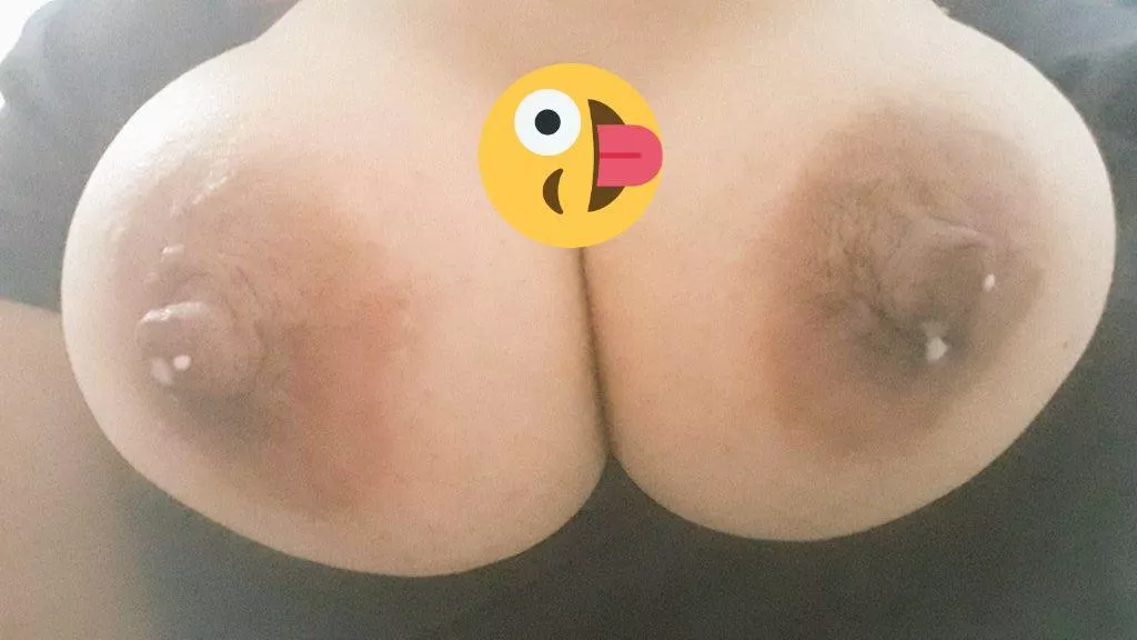 from 🇦🇷... sweet milky tits
