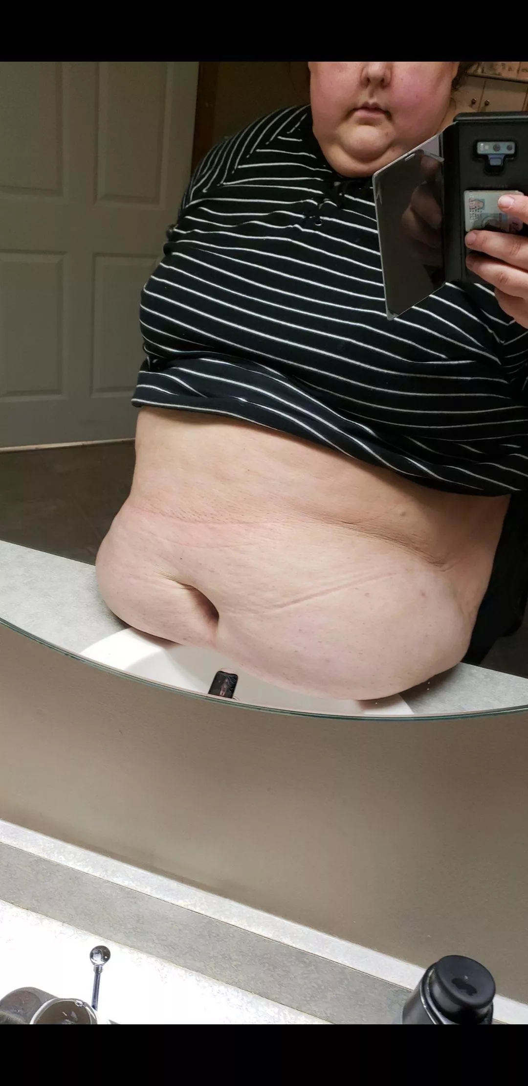 Help this belly devour my sink even more 🐷