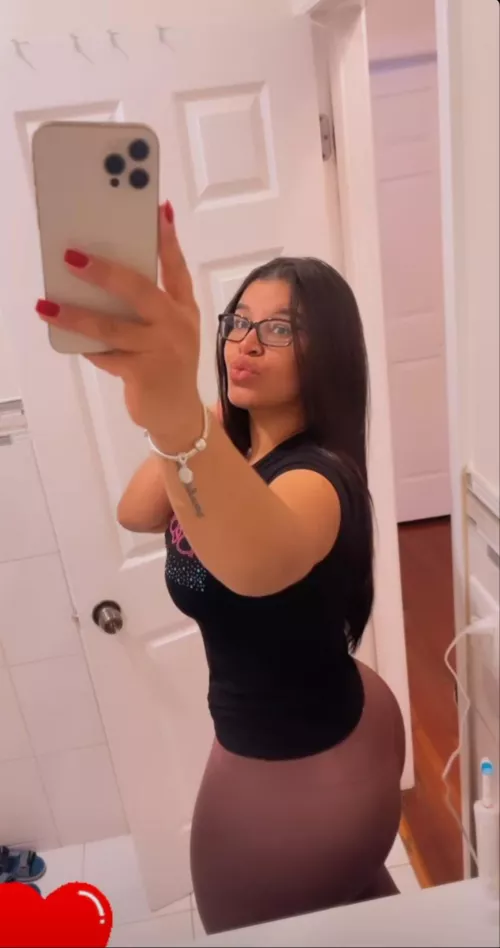 HI ❤ Mirror Selfies >>