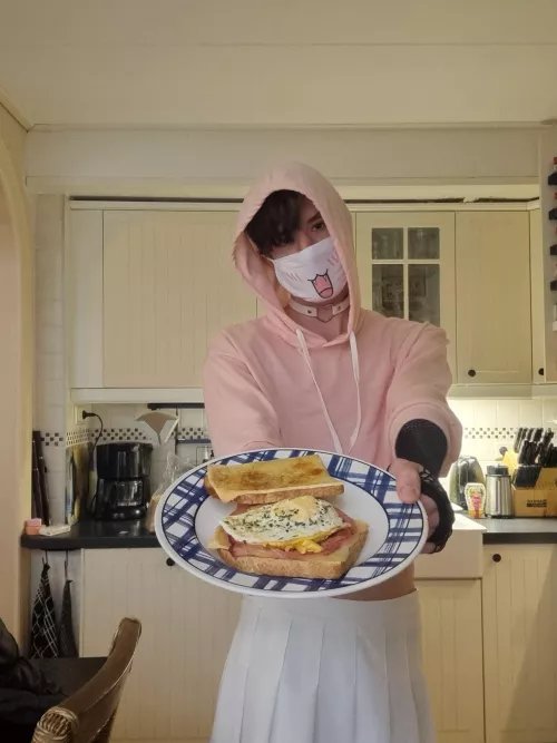 Hiiii I made u guys som toast! Have a nice bite uwu♡😊