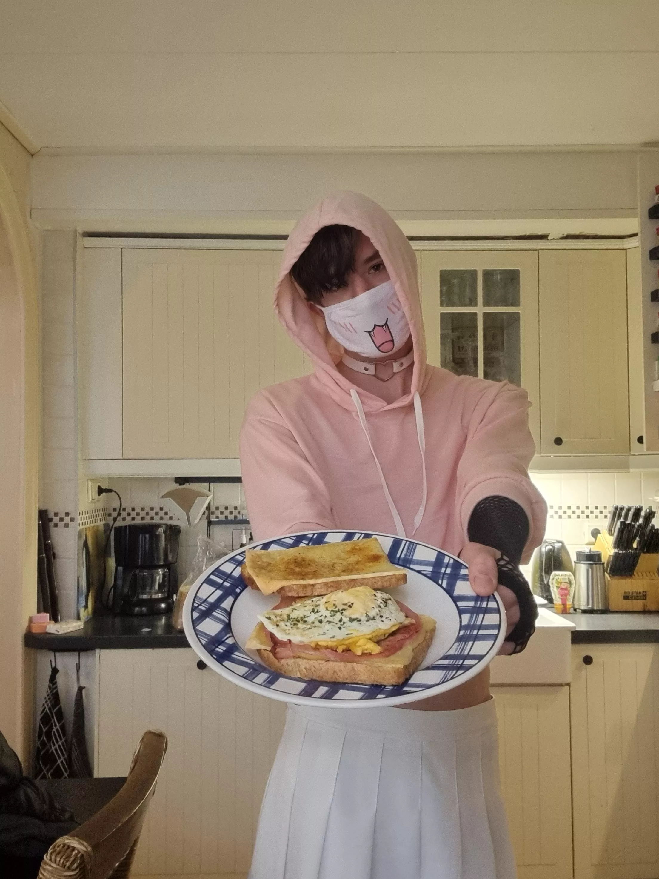 Hiiii I made u guys som toast! Have a nice bite uwu♡😊