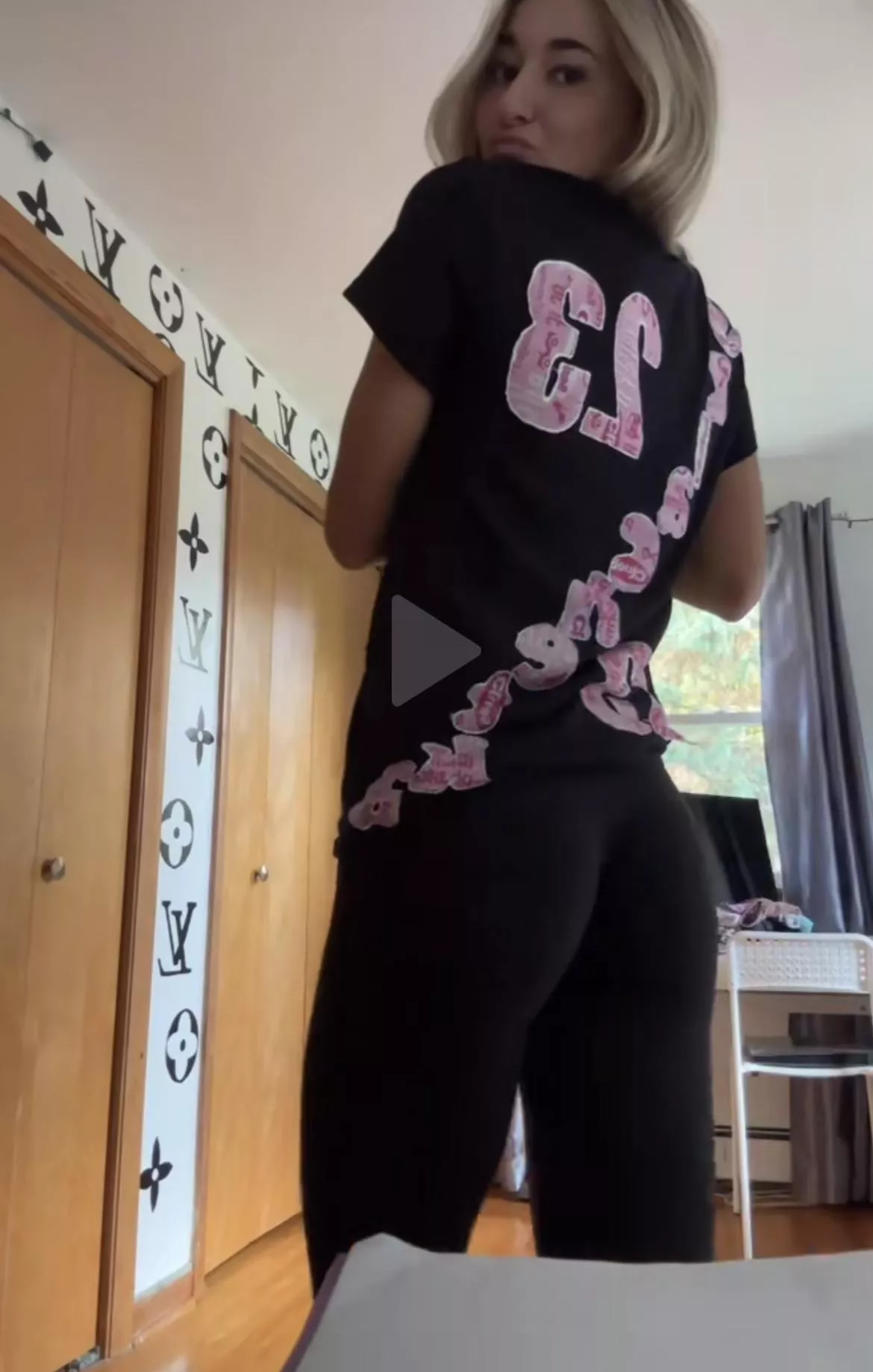 How does my ass look in leggings