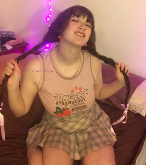 I love having little bows in my hair💕