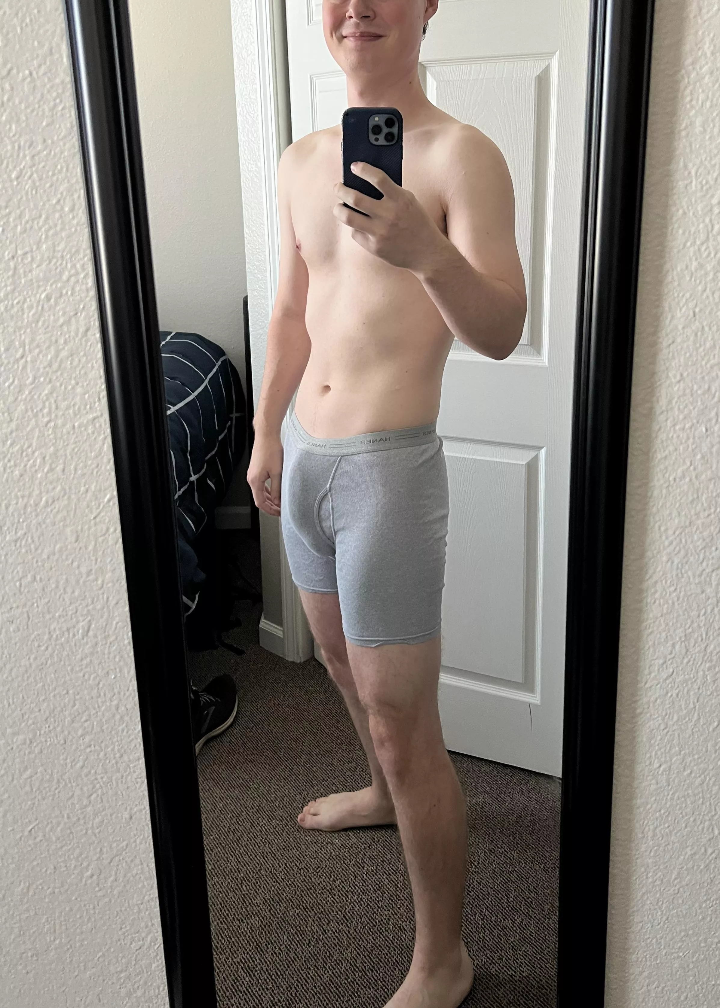 I love showing off my thick cock's bulge