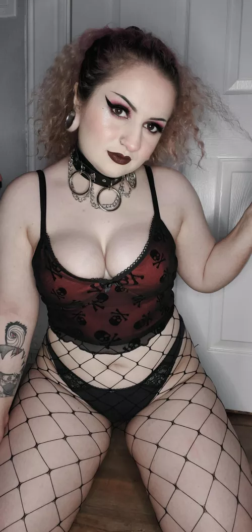 i wanna be your fucktoy 🖤