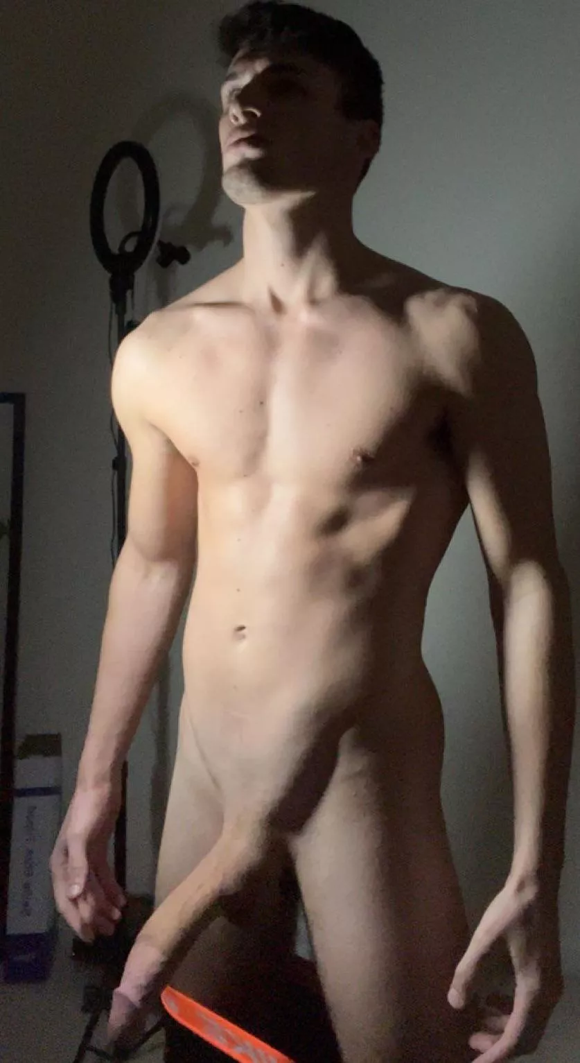 I wanna smack my dick across your face 😈