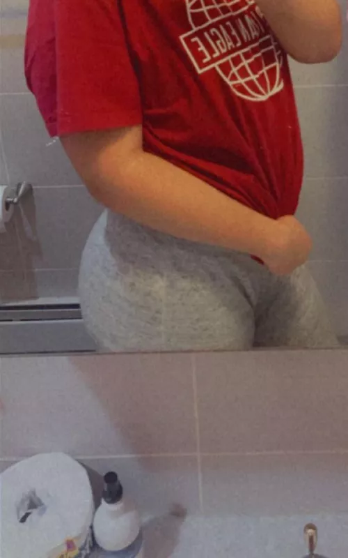 if only a dominant hairy daddy would come take my virgin