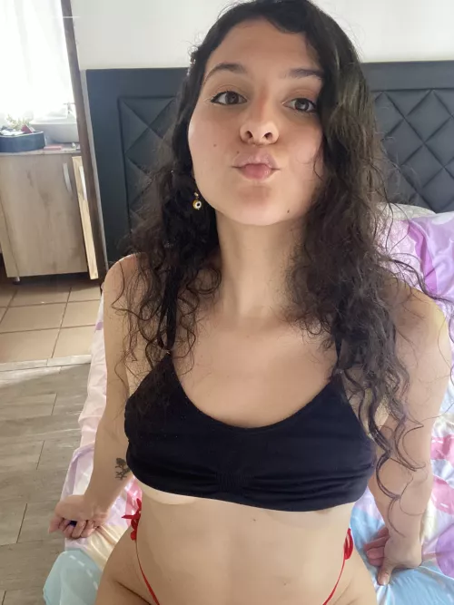 I'll pull your head in my pussy 🫦