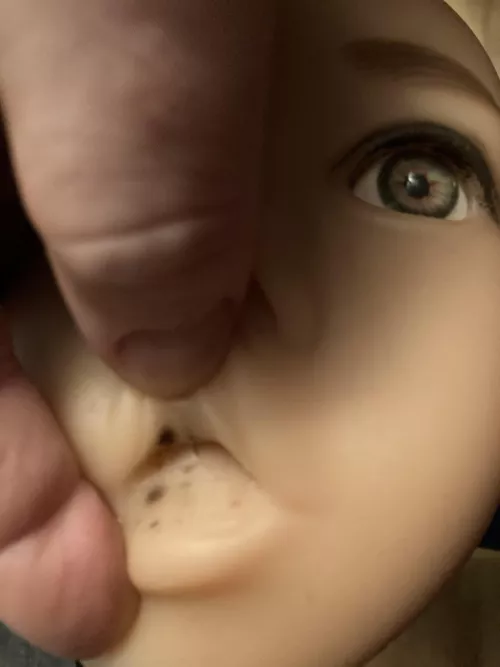 I’m inexperienced with sex dolls. How can I get rid of mold spots on a doll?