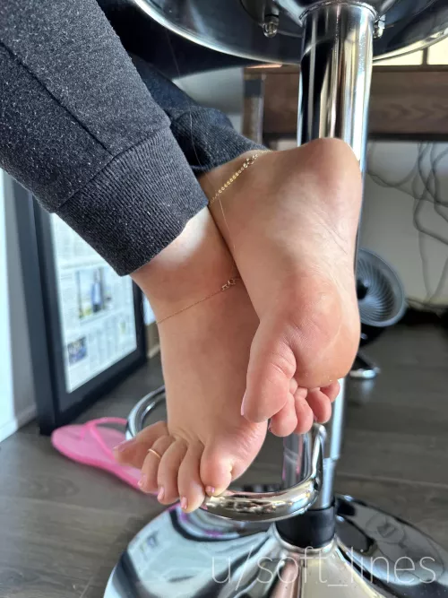 In need of your 👅