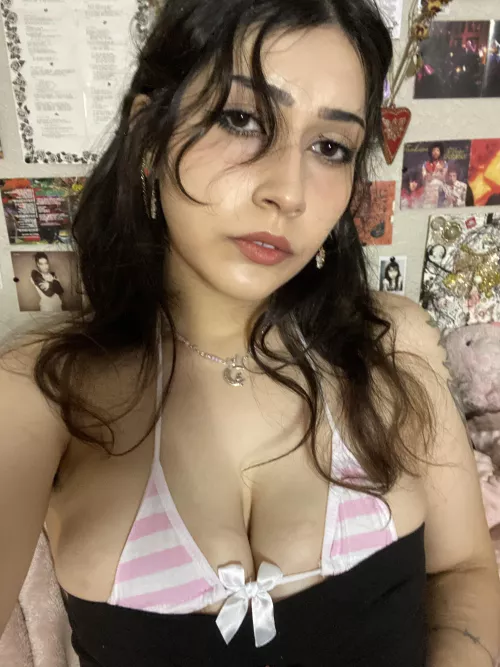 It barely covers anything /.\