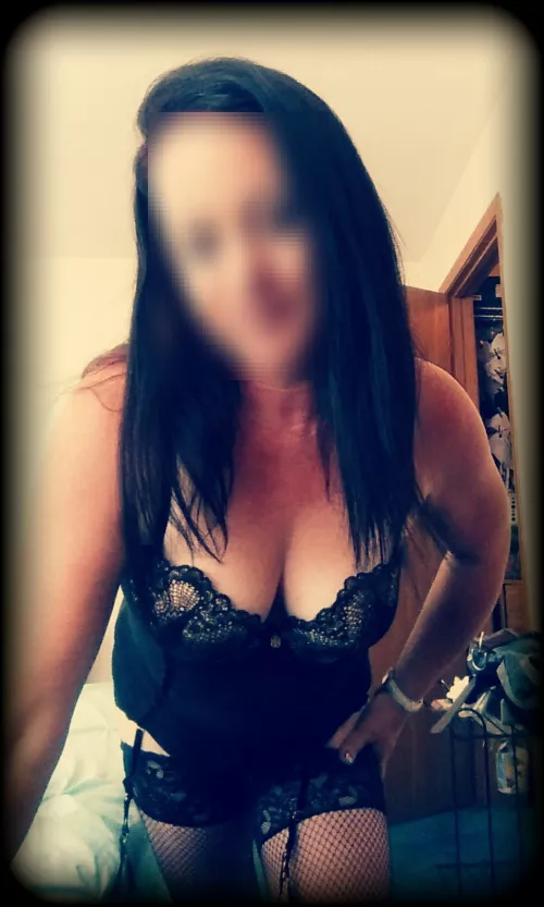 I've been married to this sexy, sexy woman for 23 years. We just discovered that showing off makes her pussy pulsate as she turns on other people besides me. More to cum soon. 🔥